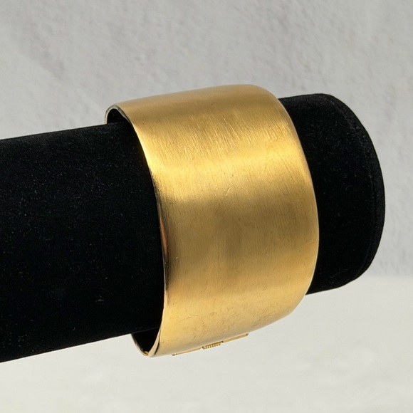 Vintage Signed Kenneth Lane Matte Gold Wide Hinged Cuff Bracelet KJL 1.5”x 6.5” - Picture 14 of 16